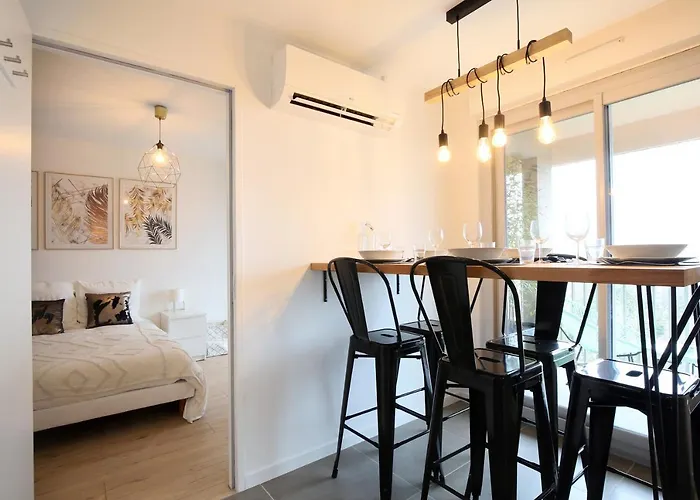 Expat Renting - Les Oustalous - Piscine - Parking