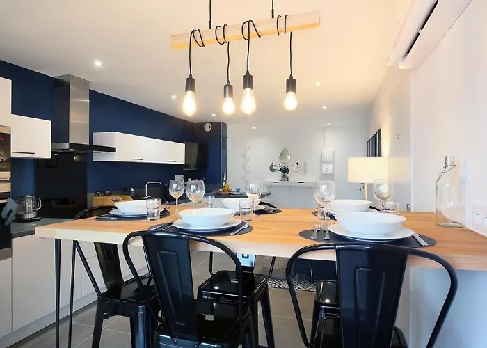 Expat Renting - Les Oustalous - Piscine - Parking